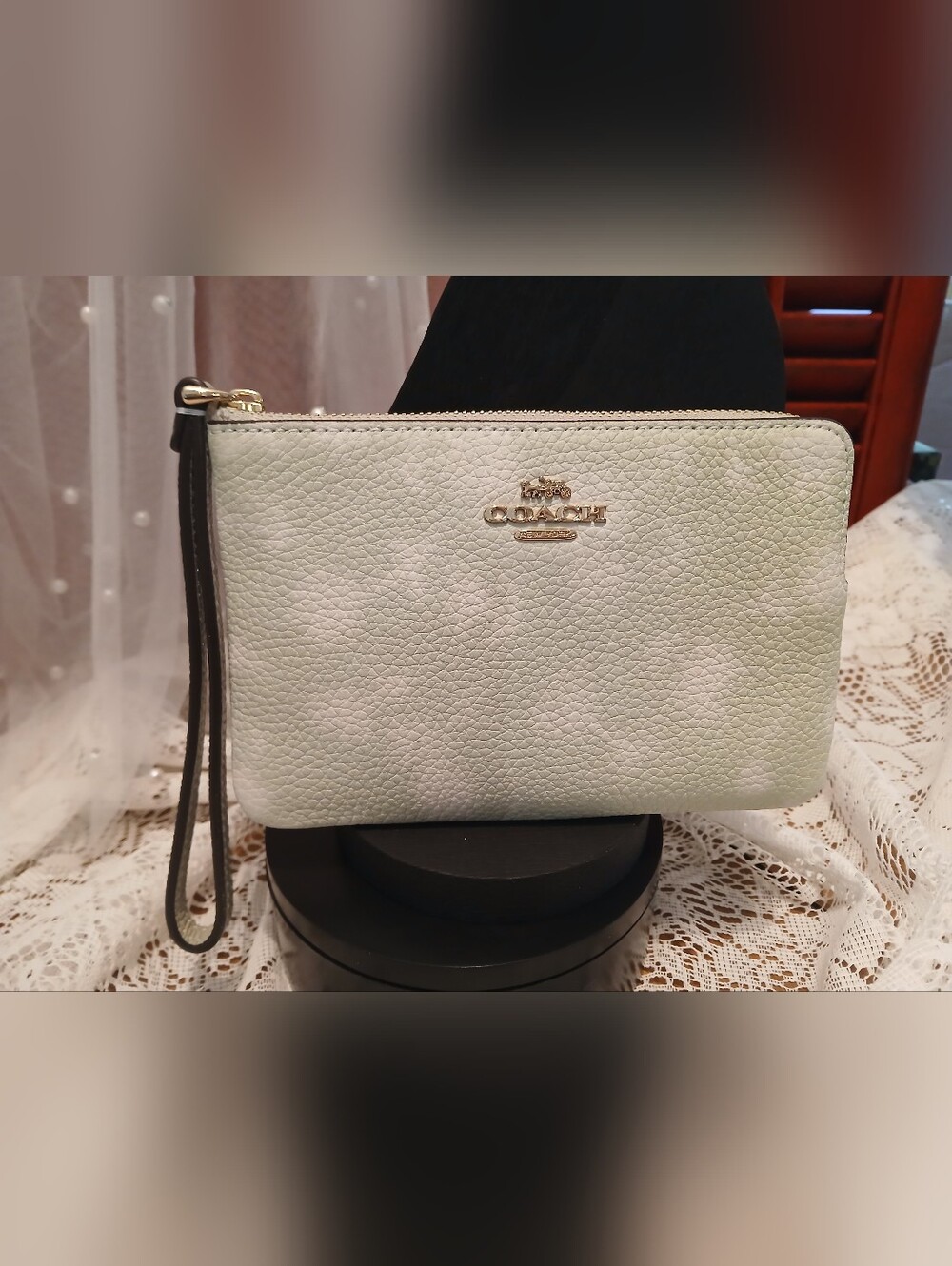 Coach Corner Zip Wristlet NWT: Pale/Sage Green and Cream Floral Print Leather